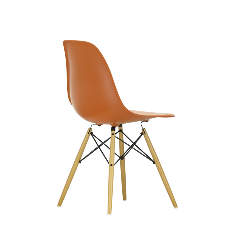 Chaise EAMES PLASTIC CHAIR DSW érable nuance de jaune Orange rouille RE VITRA