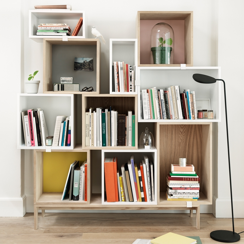 Etagère STACKED avec fond Chêne MUUTO
