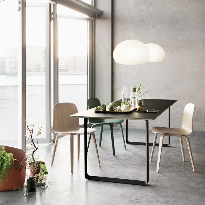 Chaise VISU pieds bois Gris MUUTO