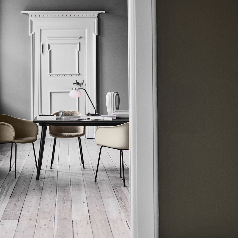 Chaise ELEFY JH28 Bleu nuit/ noir AND TRADITION