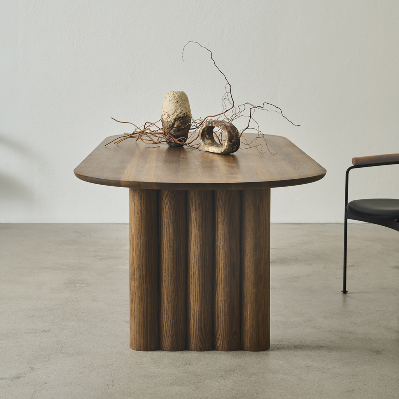 Table PLUSH OVAL Noyer huilé DK3