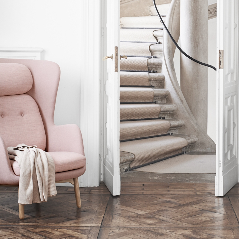Fauteuil RO pieds bois Rose clair    Steelcut 605  Canvas 614 FRITZ HANSEN