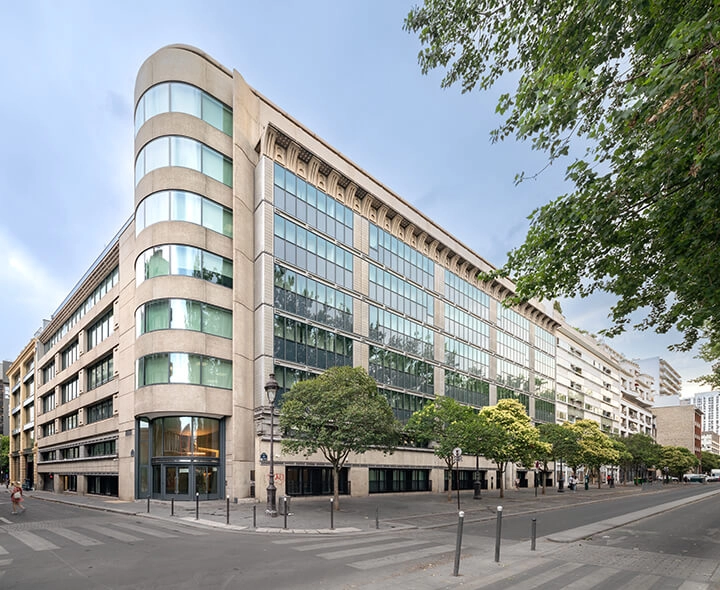 Decathlon Move Paris : siège social de 11 500 m² aménagé par Silvera, quai de la Seine à Paris