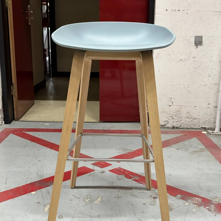 Tabouret haut ABOUT A STOOL AAS 32 H 85 Vert menthe poussiéreux HAY
