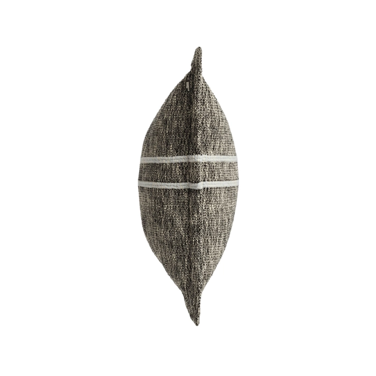 coussin_track_56x56_black_white_2