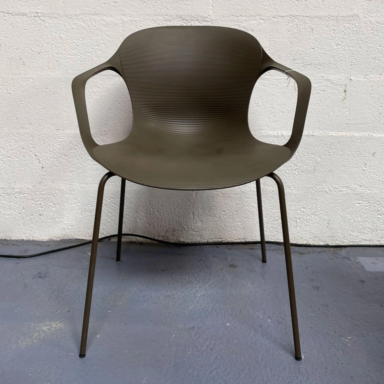 NAP Coffee Brown empilable FRITZ HANSEN