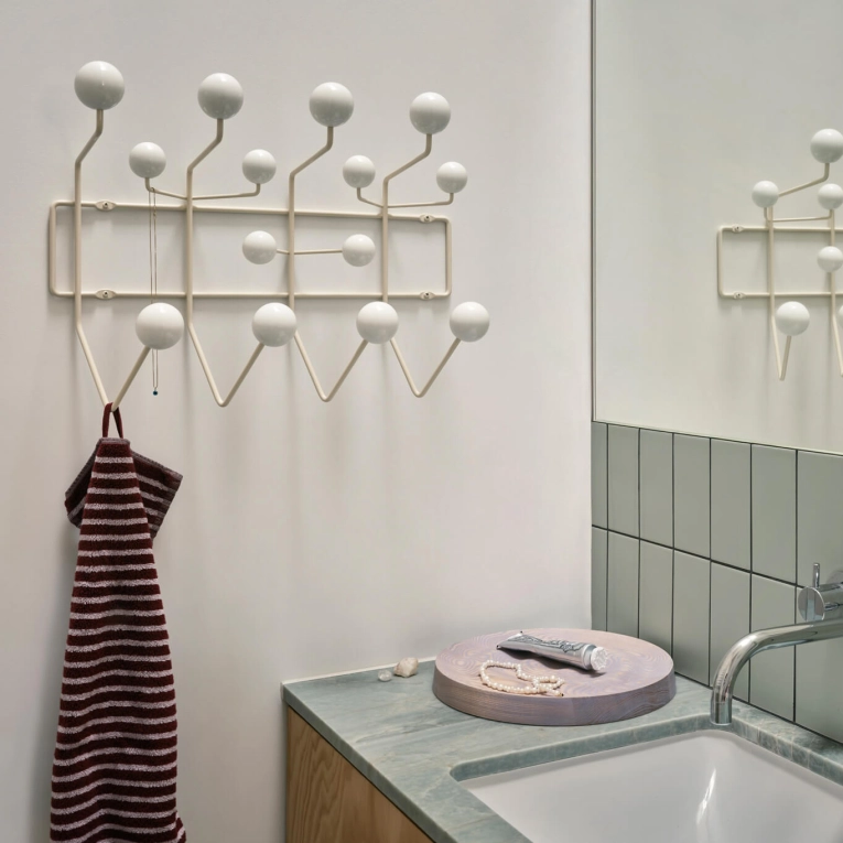 9580163_Hang it all, warm white VITRA_2