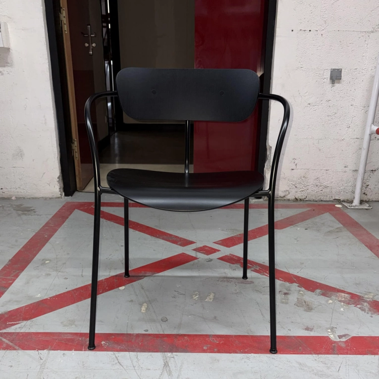 Chaise PAVILION AV2 Noir AND TRADITION