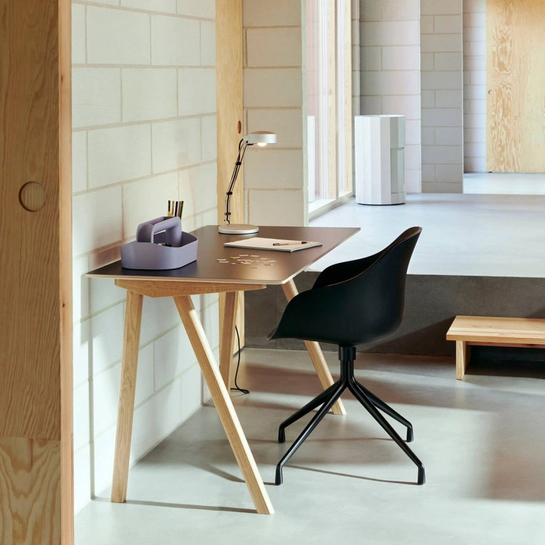 Bureau CPH 90 Lino Bordeaux/ chêne vernis à base d'eau HAY