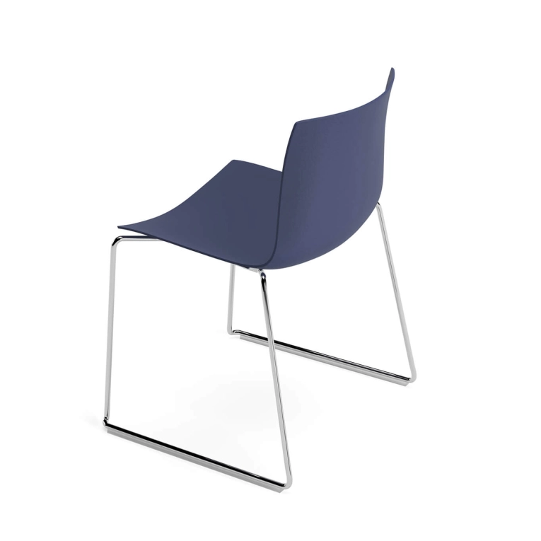 Chaise CATIFA RE 46 Piétement luge Bleu nuit ARPER