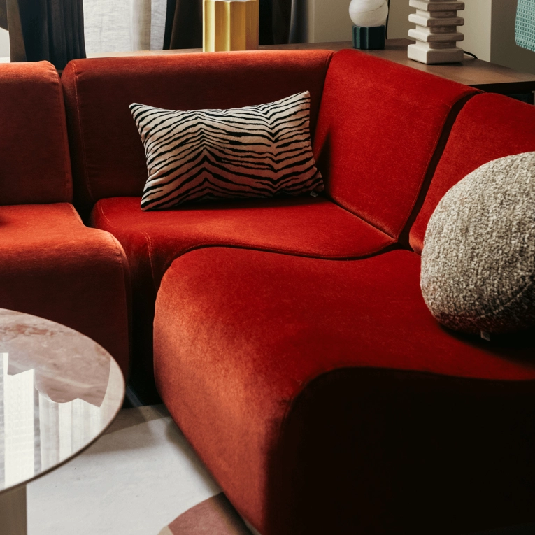 Canapé ROTONDO Module d'angle Velours Vermillon THE SOCIALITE FAMILY