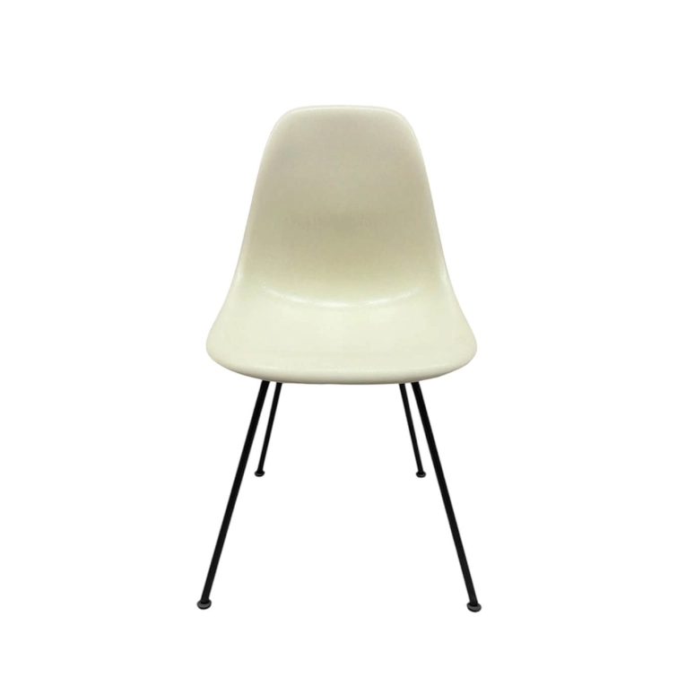 Chaise EAMES FIBERGLASS CHAIR DSX Parchemin Eames VITRA