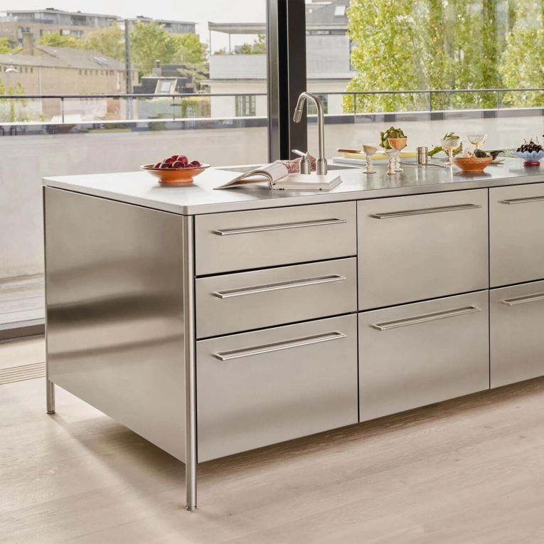 V4 Acier Inoxydable VIPP