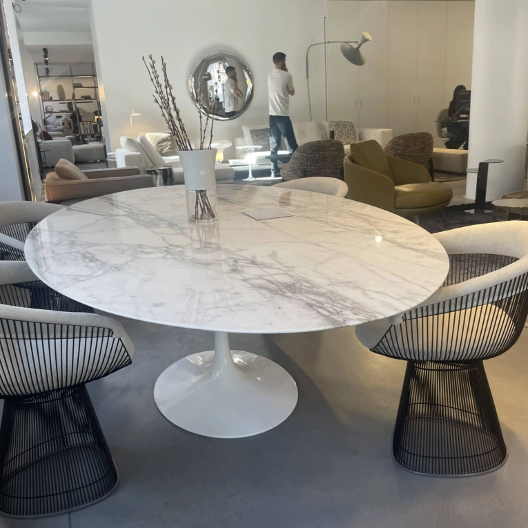 Table SAARINEN Marbre Arabescato brillant KNOLL