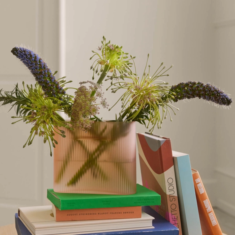 Vase RIDGE H 17 Orange clair MUUTO