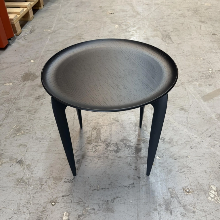 Table basse TRAY Pliante Large Noir FRITZ HANSEN