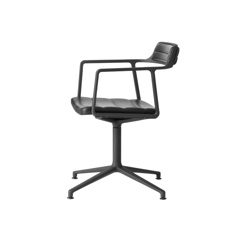 SWIVEL CHAIR 452 sur patins Cuir noir / Aluminium peint noir VIPP