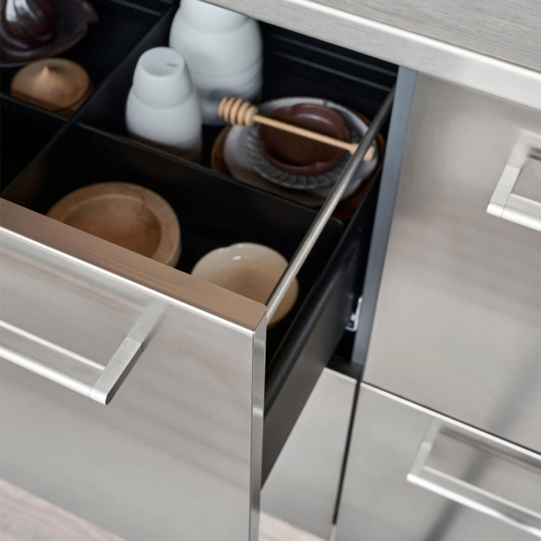 V4 Acier Inoxydable VIPP