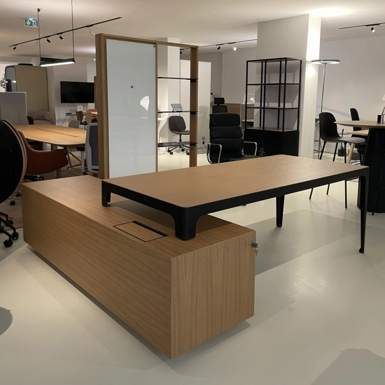 Bureau GRAND MORE ESTEL