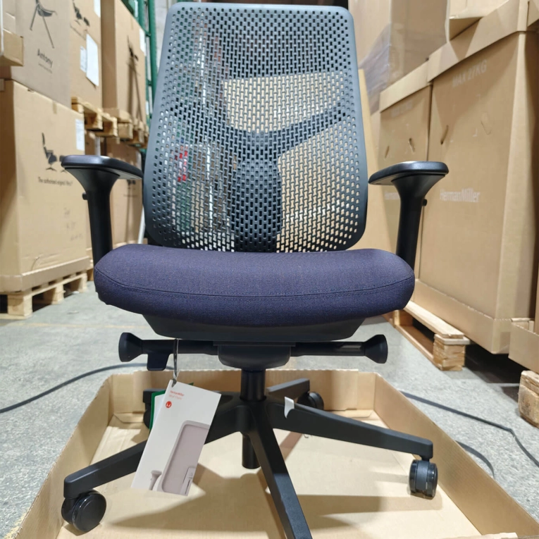 VERUS Triflex Dark Blue 244 / Dark Carbon HERMAN MILLER