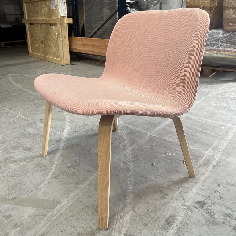 Fauteuil VISU LOUNGE Rose MUUTO