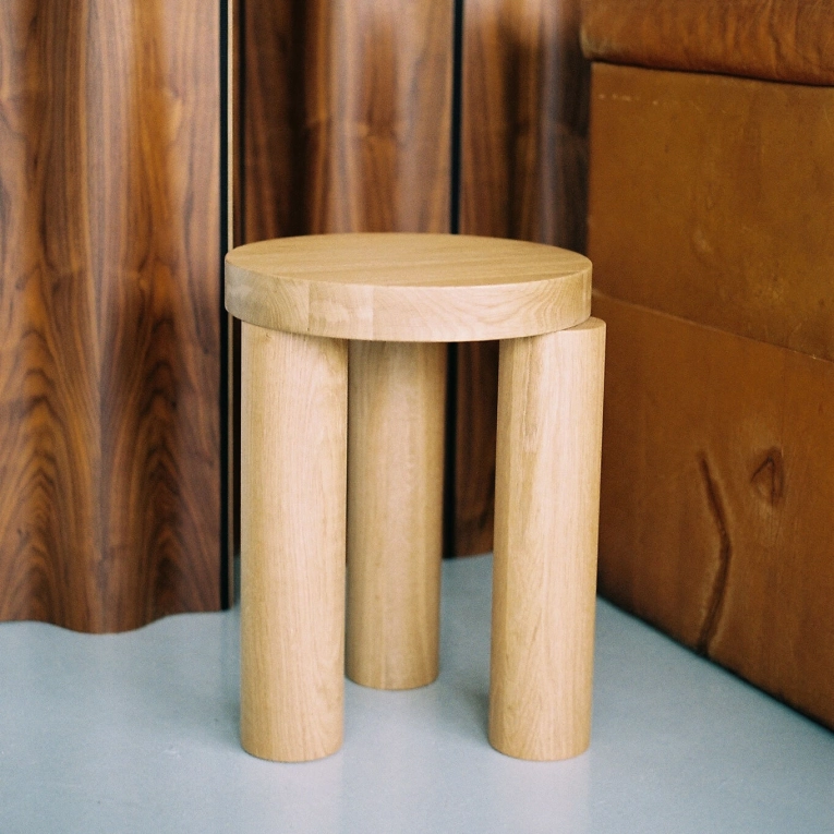 Tabouret OFFSET Chêne naturel RESIDENT