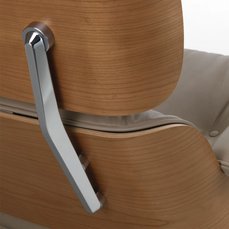 Eames_lounge_chair_ottoman_cuir_dark_sand_cerisier_naturel_02
