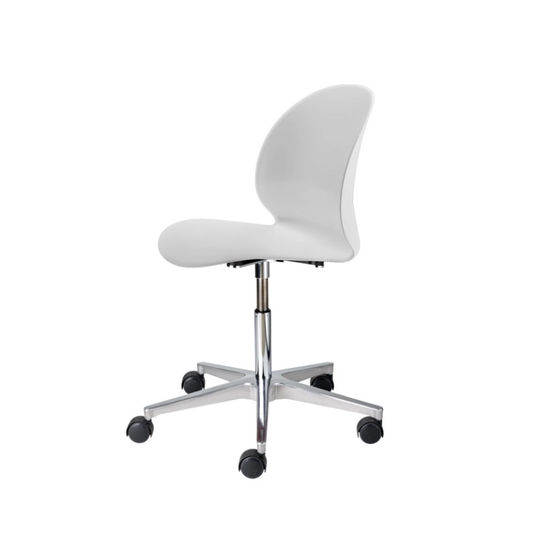 Chaise N02  RECYCLE piètement roulettes Blanc cassé FRITZ HANSEN