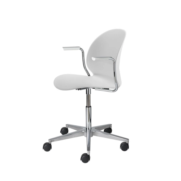 Chaise N02 RECYCLE avec accoudoirs et roulettes Blanc cassé FRITZ HANSEN