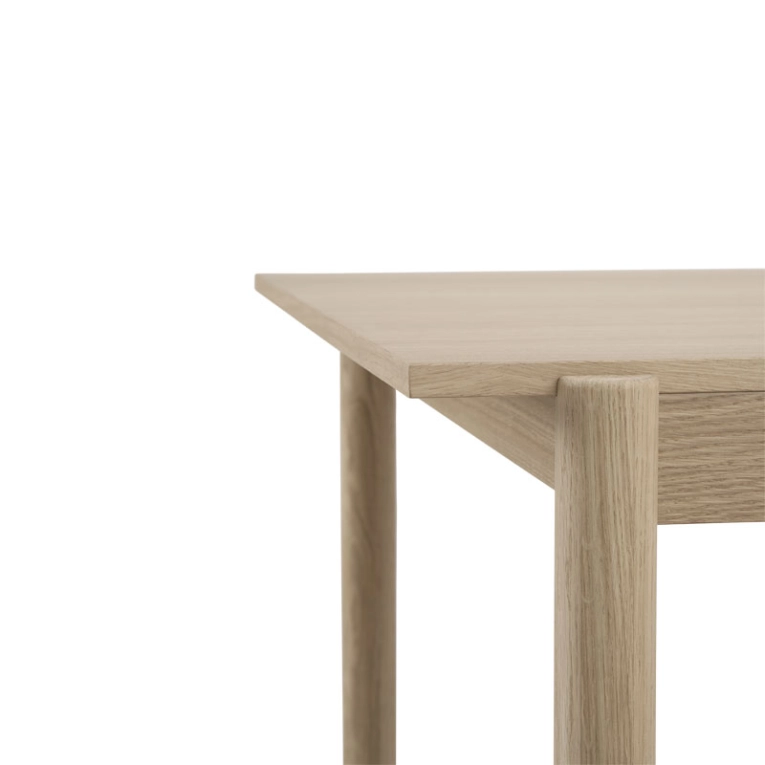 Table LINEAR WOOD Chêne MUUTO