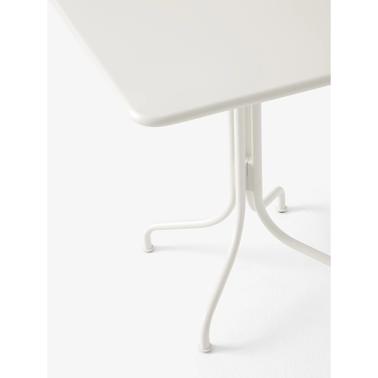 Table extérieur Table THORVALD SC97 Ivoire AND TRADITION