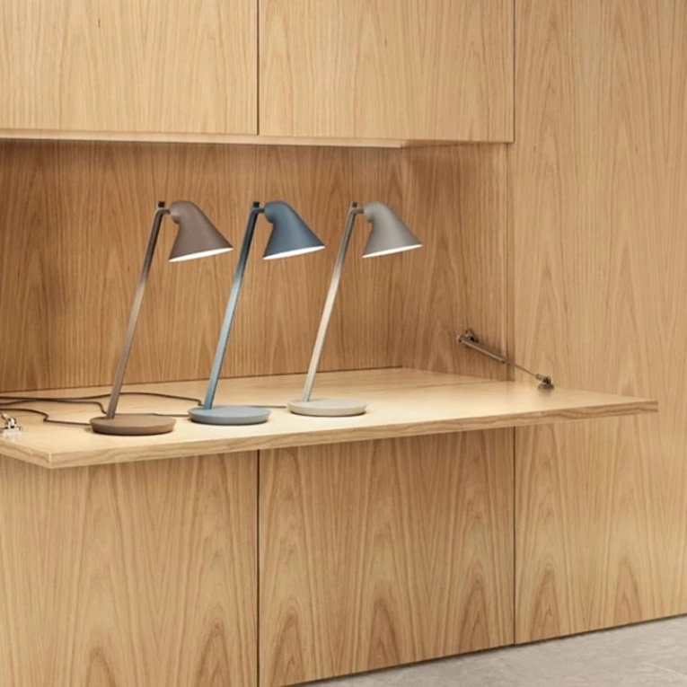 Lampe à poser NJP MINI Gris aluminium clair LOUIS POULSEN