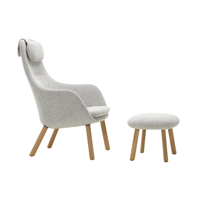 Fauteuil HAL LOUNGE & OTTOMAN Nubia 06 crème/gris sierra / pieds chêne naturel VITRA