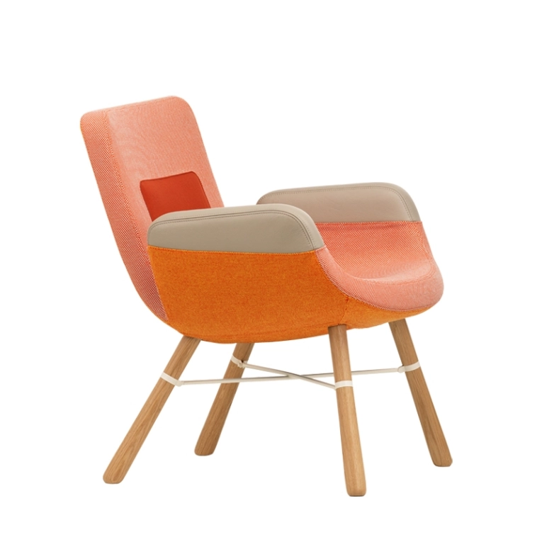 Fauteuil EAST RIVER Rouge  Pieds naturels VITRA