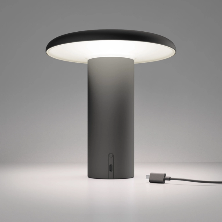 Lampe à poser TAKKU Noir ARTEMIDE
