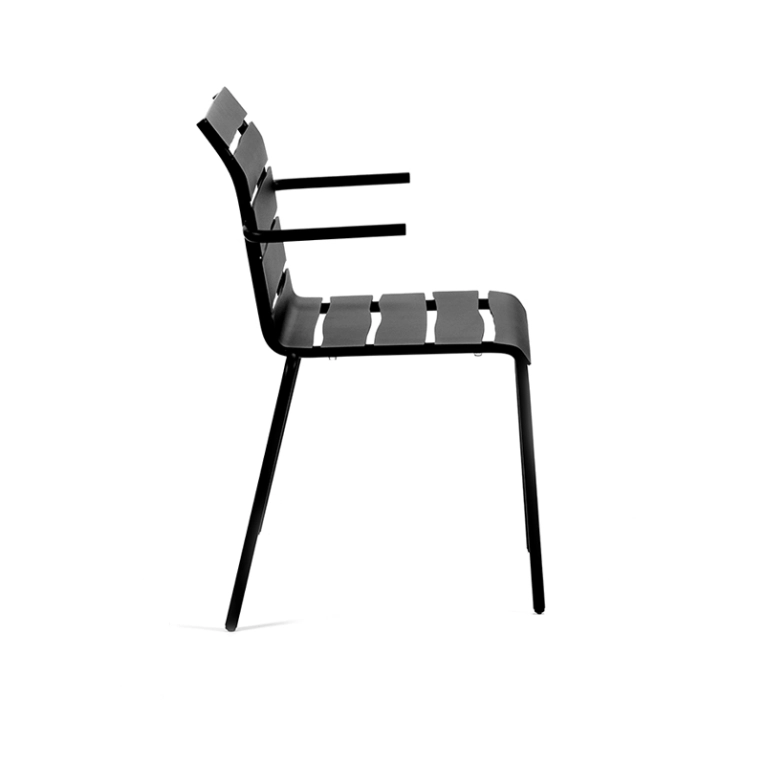 Chaise extérieur Chaise ALIGNED avec accoudoirs Noir VALERIE OBJECTS