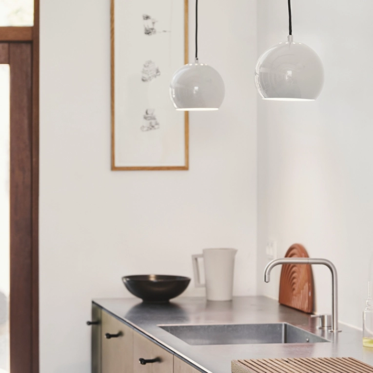 Suspension BALL Ø 18 Rose poudré brillant FRANDSEN