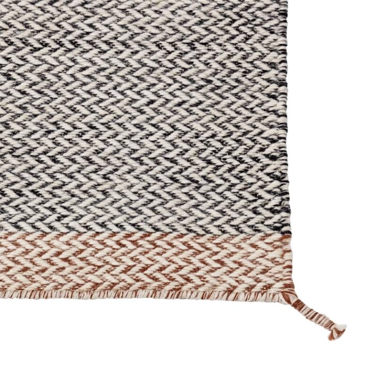 Tapis Tapis PLY 170x240 Noir et blanc MUUTO