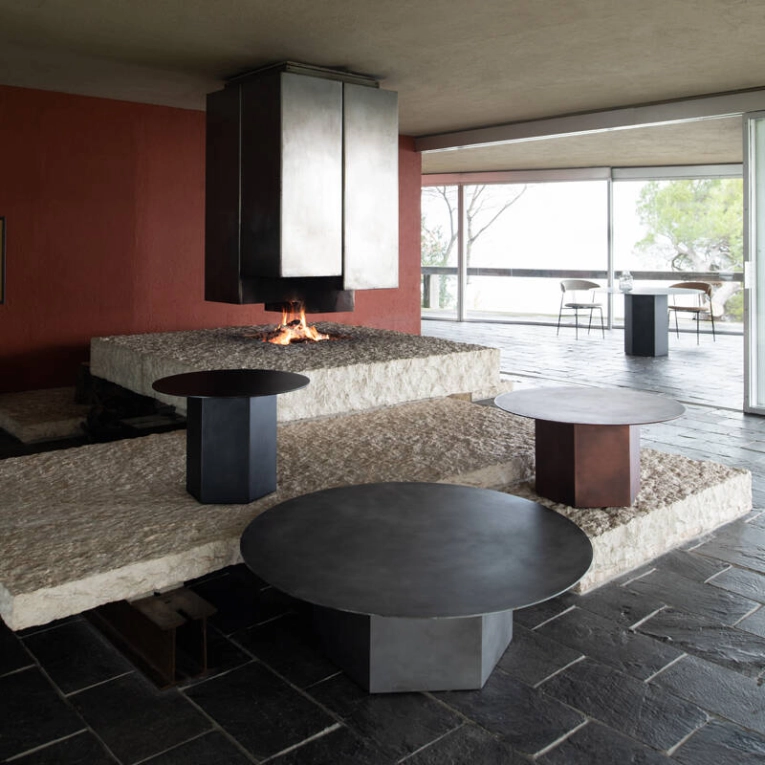 Table d'appoint guéridon EPIC STEEL Ø 60 Gris brumeux GUBI