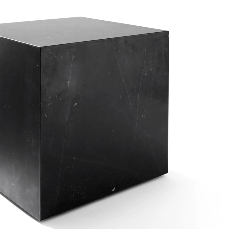 Table d'appoint guéridon PLINTH CUBIC Noir AUDO COPENHAGEN