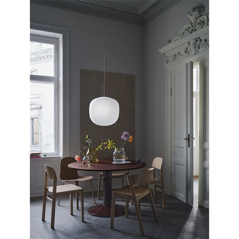 Table MIDST Ø 120 Lino rouge foncé/ rouge foncé MUUTO