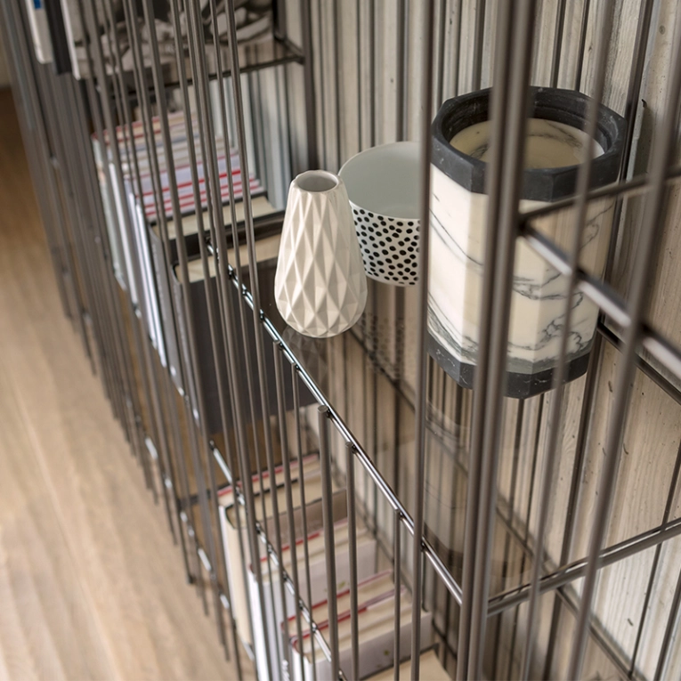 Etagère Bibliothèque METRICA A Métal bruni/ verre bronze MOGG