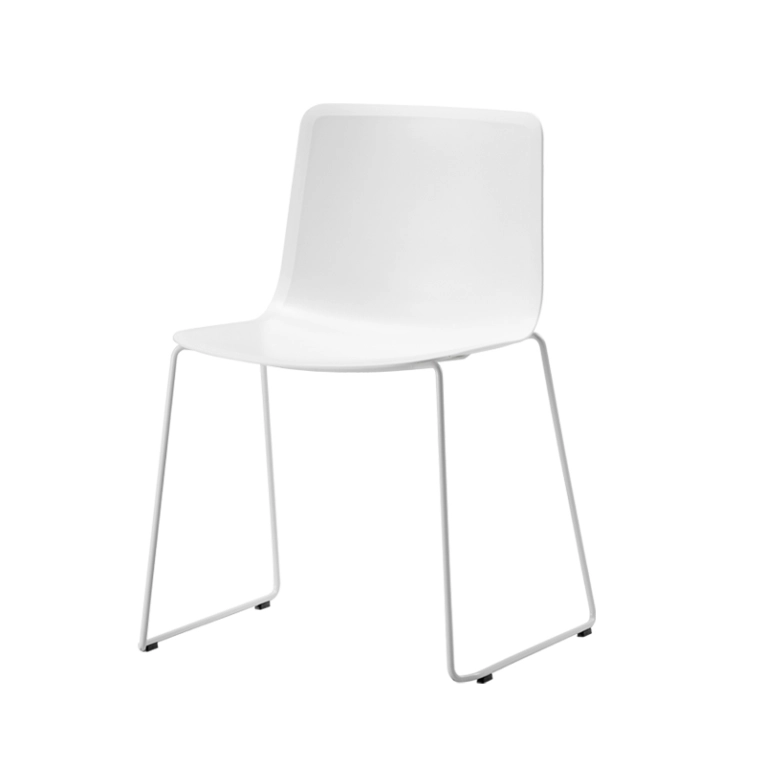 Chaise PATO pieds luge Blanc FREDERICIA