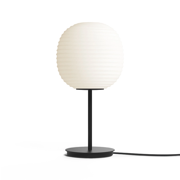 Lampe à poser LANTERN Verre opalin blanc NEW WORKS