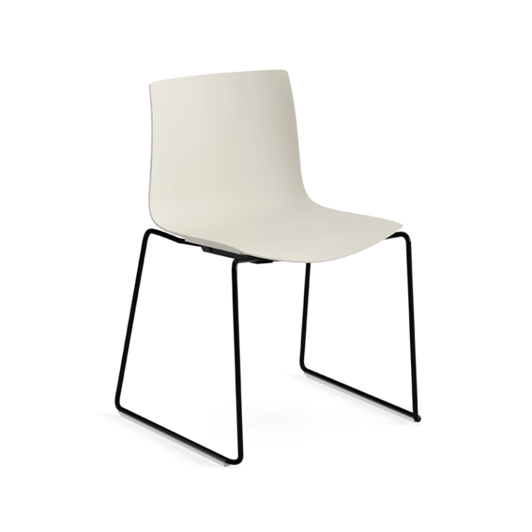 Chaise CATIFA 46 piètement luge Ivoire ARPER