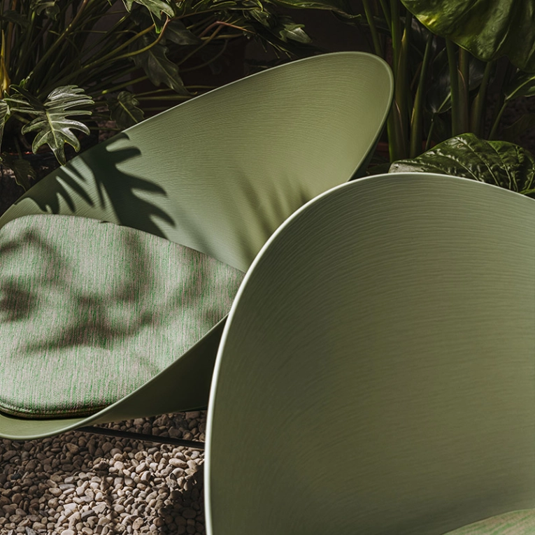 Fauteuil ADELL piètement luge Vert / anthracite  ARPER