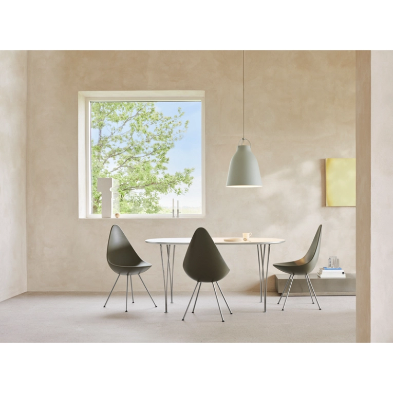 Chaise DROP Monochrome Vert olive/ bronze brun FRITZ HANSEN