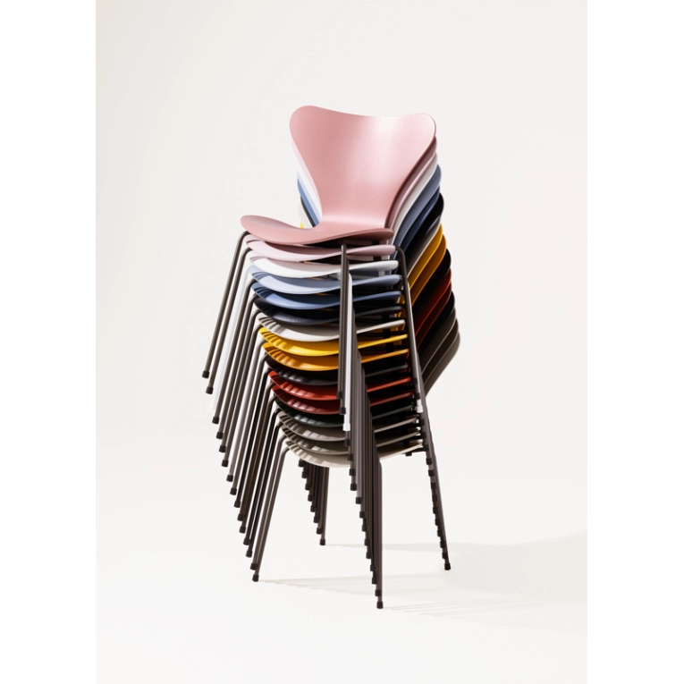 Chaise SERIE 7 Frêne teinté Rose pâle FRITZ HANSEN