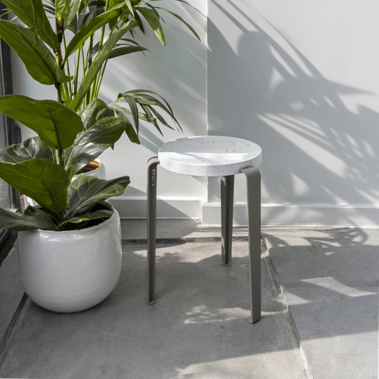 Tabouret LOU Plastique Recyclé Venezia Gris Eucalyptus TIPTOE