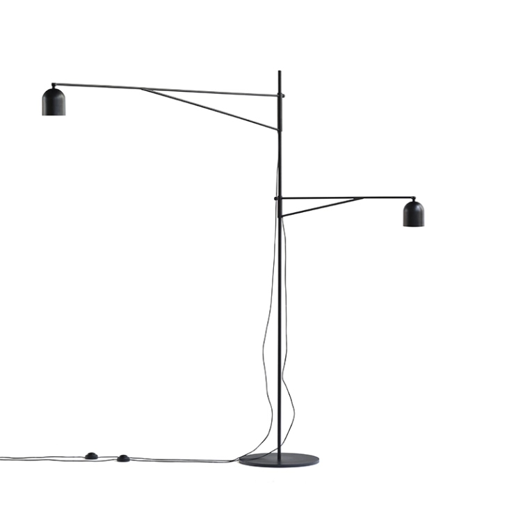 Lampadaire AWKWARD Noir KARAKTER
